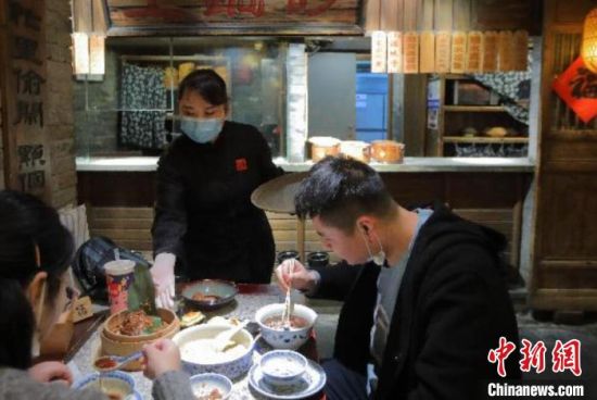 下馆子吃饭送万元保险 南京鼓楼推出餐饮复业保障险