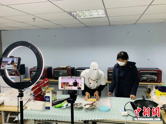 无锡高新区：就业与战“疫”两线作战、双向发力