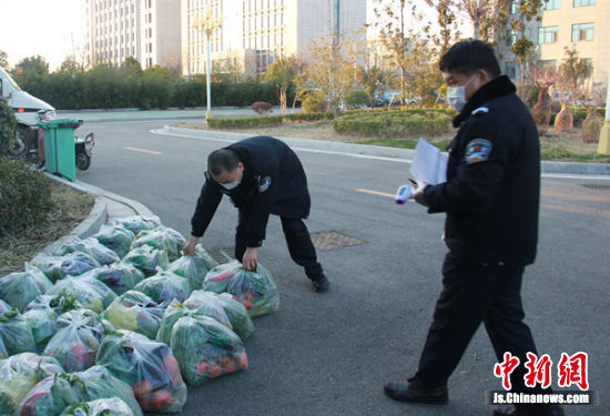 徐州贾汪民警化身“三员” 助力农村农业生产