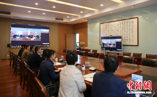 无锡、咸宁两地高职校“结对” 合办春季网络招聘会
