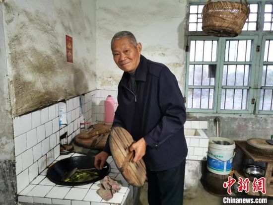 不负母亲临终嘱托 盐城老人用一生照顾两个残疾弟弟