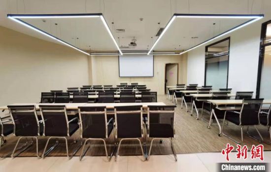 会议室用于举办学术会议、交流活动等。 朱晓颖 摄 会议室用于举办学术会议、交流活动等。 朱晓颖 摄