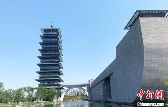 登上博物馆大运塔可以俯瞰“三湾抵一坝”的历史景观。 崔佳明 摄 登上博物馆大运塔可以俯瞰“三湾抵一坝”的历史景观。 崔佳明 摄