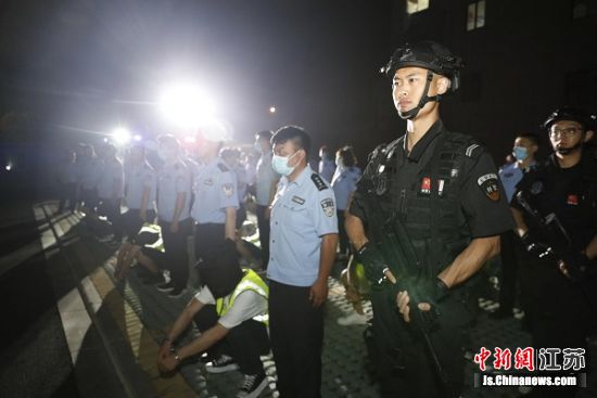 抓捕现场。大丰警方供图 抓捕现场。大丰警方供图