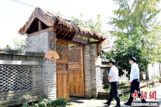 村里建设了协商驿站,专门为村民协商议事使用。 朱志庚 摄 村里建设了协商驿站,专门为村民协商议事使用。 朱志庚 摄