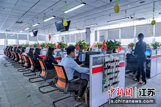 目前,华道集团近半数员工都工作在花桥、生活在花桥。(花桥经济开发区供图) 目前,华道集团近半数员工都工作在花桥、生活在花桥。(花桥经济开发区供图)
