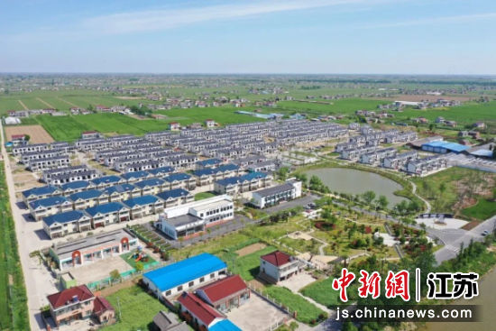 盐城经开区步凤镇三龙村新型农村社区。盐城经开区宣传信息中心供图 盐城经开区步凤镇三龙村新型农村社区。盐城经开区宣传信息中心供图