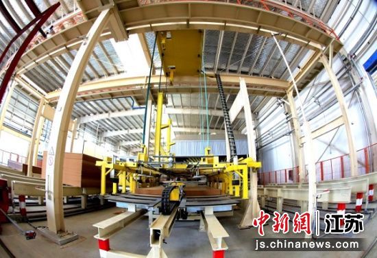 今年上半年,沭阳县三大主导产业实现开票销售385.33亿元,同比增长10.16%。沭阳县委宣传部供图 今年上半年,沭阳县三大主导产业实现开票销售385.33亿元,同比增长10.16%。沭阳县委宣传部供图
