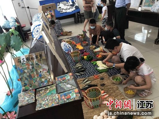马浜社区别开生面的“热闹早市” 苏州枫桥街道供图 马浜社区别开生面的“热闹早市” 苏州枫桥街道供图