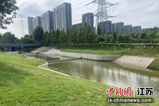 南京江宁开发区加快城市化改造进程，持续改善区域内的水体环境。南京江宁开发区供图