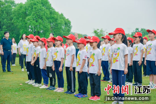 结营礼上,孩子们整齐划一。长安街道供图 结营礼上,孩子们整齐划一。长安街道供图