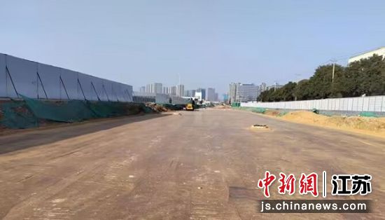 项目建设现场,工人们有条不紊地抓紧生产。南京江宁开发区供图 项目建设现场,工人们有条不紊地抓紧生产。南京江宁开发区供图