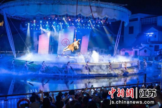 演出现场。 周庄景区供图 演出现场。 周庄景区供图