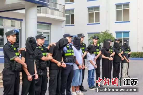 整治行动现场。无锡市公安局供图 整治行动现场。无锡市公安局供图