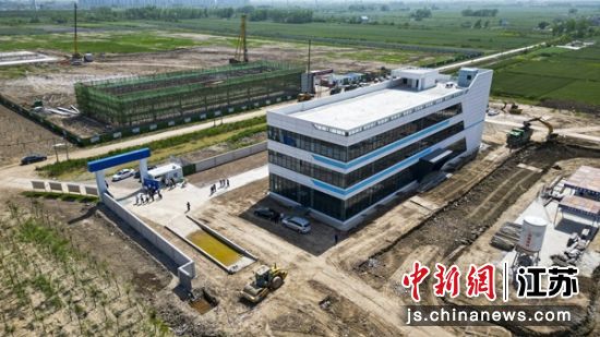 建设中的冷能交换中心项目与冻干果蔬项目。滨海县委宣传部供图 建设中的冷能交换中心项目与冻干果蔬项目。滨海县委宣传部供图