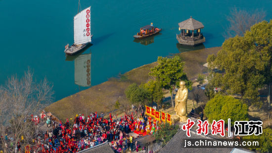 周庄往年新春活动。周庄旅游公司供图 周庄往年新春活动。周庄旅游公司供图