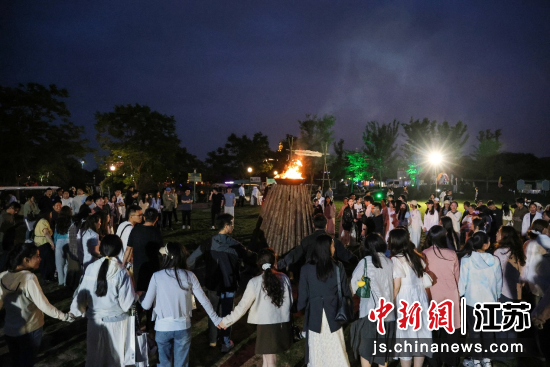 花海景区举行。颜章才 摄 花海景区举行。颜章才 摄