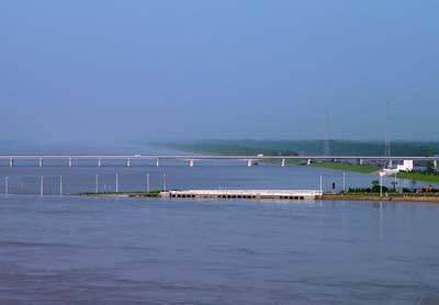 图文:洪泽湖周边普降暴雨 江苏防汛形势依然严