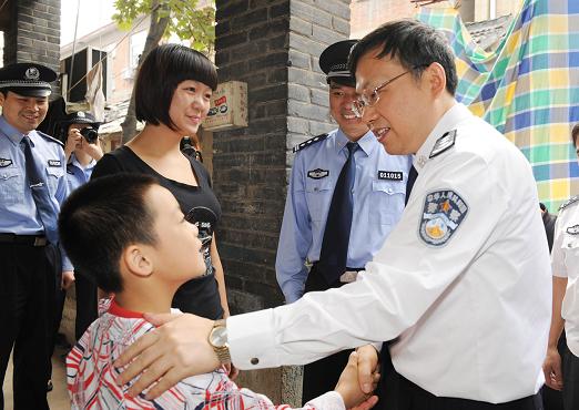 省长助理相关厅长大气明10月1日在南京慰问赴正在