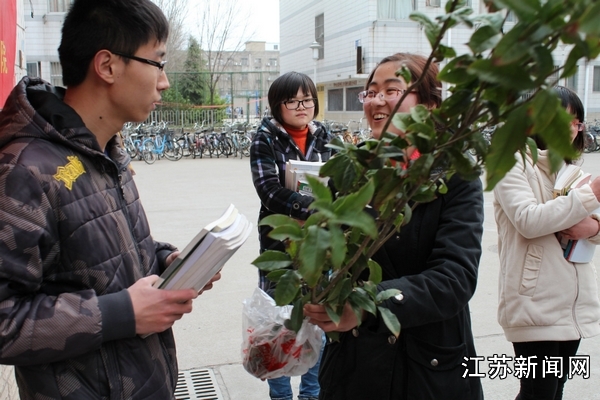 扬州大学:旧书换新树春风吹开开源节流--江苏