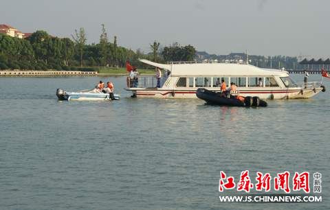 苏州园区金鸡湖景区举行游客落水应急处置演练