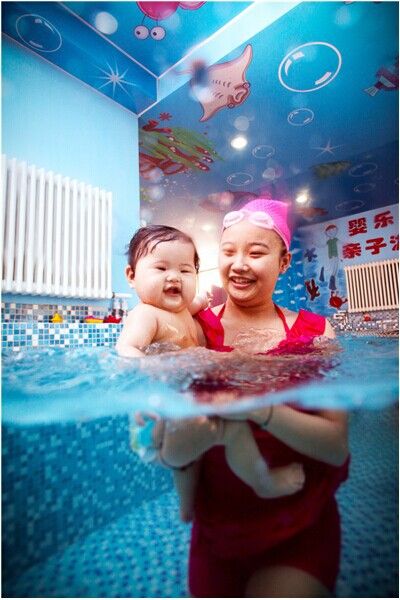 婴乐士亲子游泳在CCTV5《体育人间》成功播