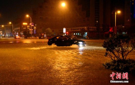 台风苏迪罗过境 江苏大丰受淹成水城--中国